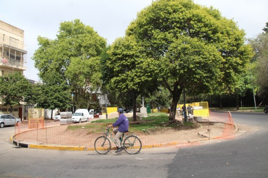 El municipio trabaja en la remodelación y puesta en valor de espacios verdes de la ciudad