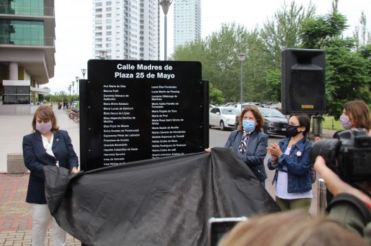 Marcas de Memoria: Javkin presidió homenaje a las Madres de la Plaza 25 de Mayo