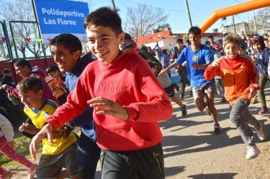 Por la paz: se corrió el tradicional maratón por los 25 años del Polideportivo Las Flores