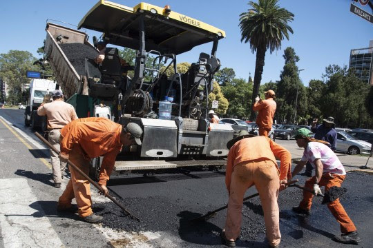Plan de calles: continúan trabajos de bacheo en Mitre entre Pellegrini y Zeballos