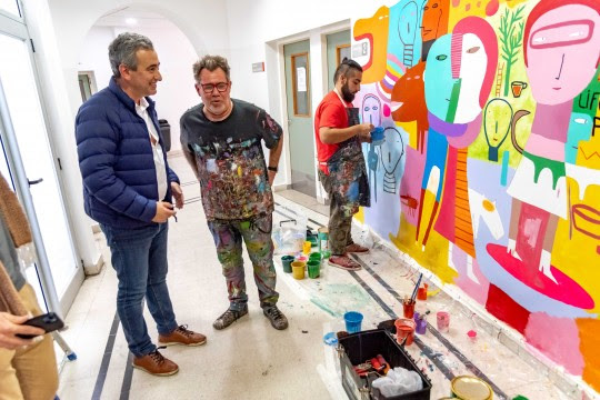 El reconocido artista Milo Lockett dejó su huella en la ciudad con un mural en el Hospital Vilela