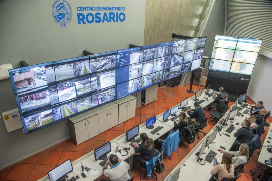 Javkin inauguró el nuevo Centro de Monitoreo con cámaras de inteligencia artificial y tecnología integrada