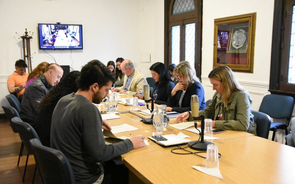 REUNIÓN SEMANAL DE PRESUPUESTO Y HACIENDA