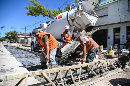 Plan de Calles: comienza la ejecución de una nueva dársena para colectivos en Maipú y Córdoba