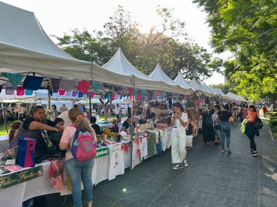 Llega la feria especial de Reyes a la plaza Sarmiento