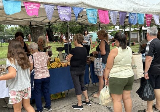 El municipio presenta el Mercado Barrial Itinerante