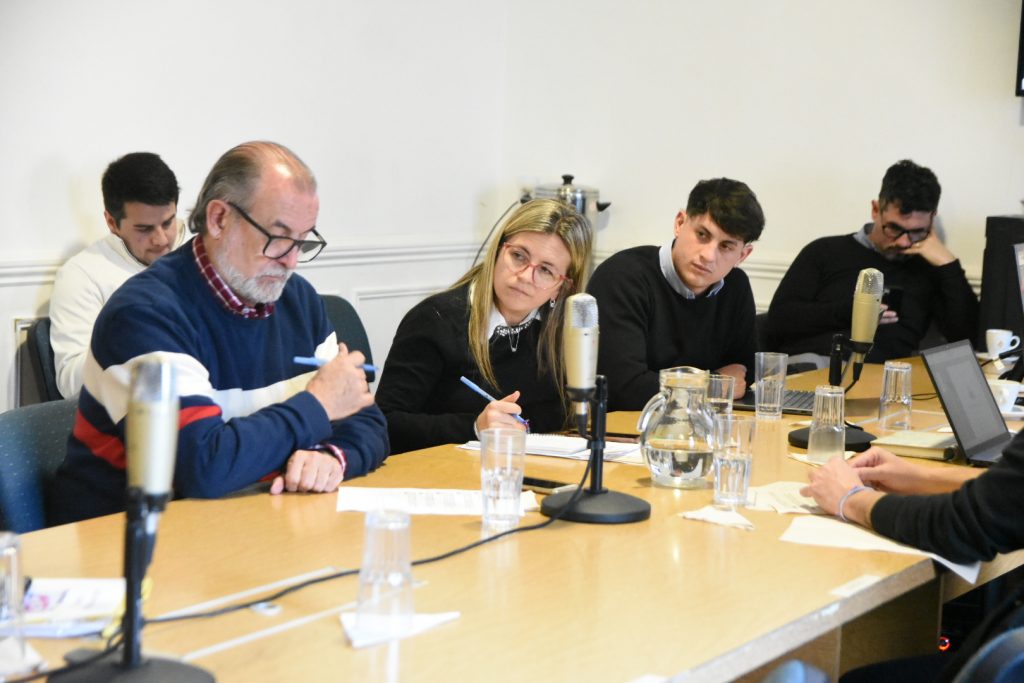 Estudiarán la factibilidad para construir canchas de fútbol playa
