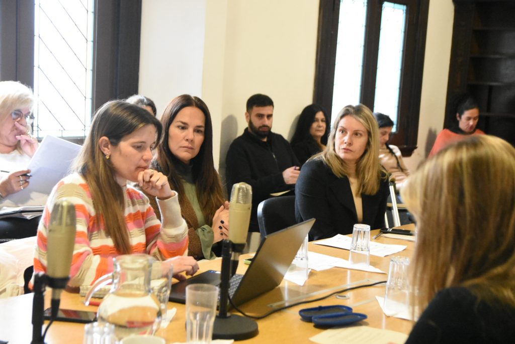 Avanzan proyectos de salud mental y sobre temas alimentarios