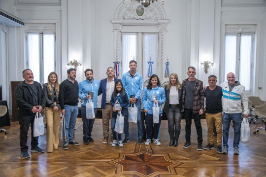 El intendente recibió a las y los atletas locales que participaron de los Juegos Paralímpicos de París 2024