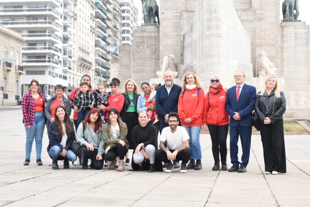 Izamiento por el Día Municipal de la Persona con Flap