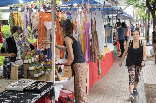Por el Día de la Madre hay feria especial en plaza Pringles