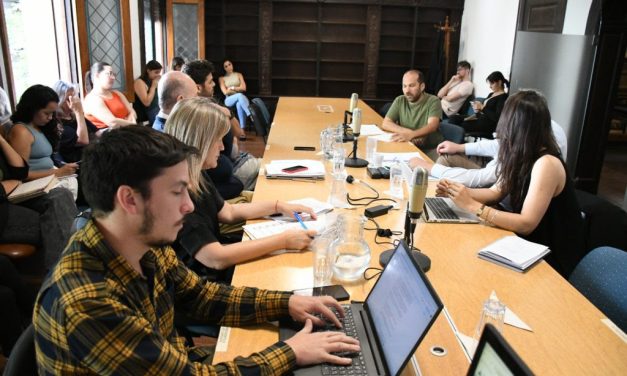 «Mundo Aparte» se presentó en el Concejo