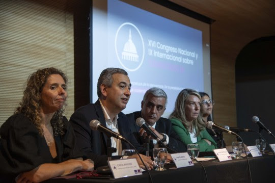 Javkin ratificó su “compromiso incólume con la defensa de la Universidad Pública”