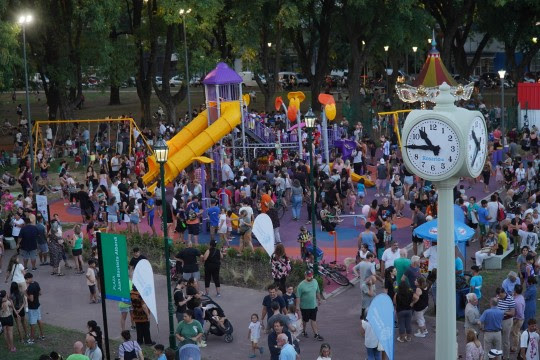 Javkin inauguró significativas obras de revitalización en las plazas Alberdi y Brown
