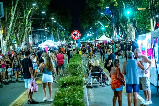 La ciudad vivió otro fin de semana con eventos masivos y los rosarinos se apropiaron de plazas, parques y calles