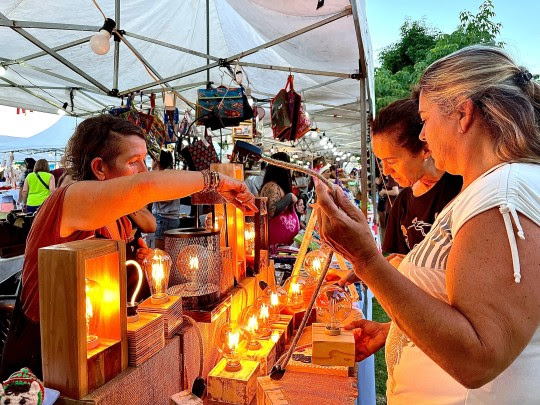 Llega la «Feria Especial Nocturna de Verano» al parque de las Colectividades