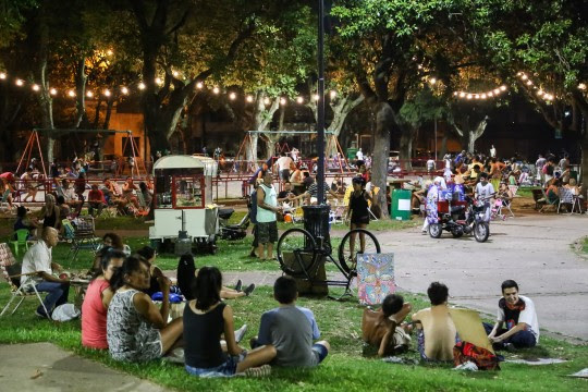 El municipio invita a vecinas y vecinos a disfrutar de «La noche en mi plaza»