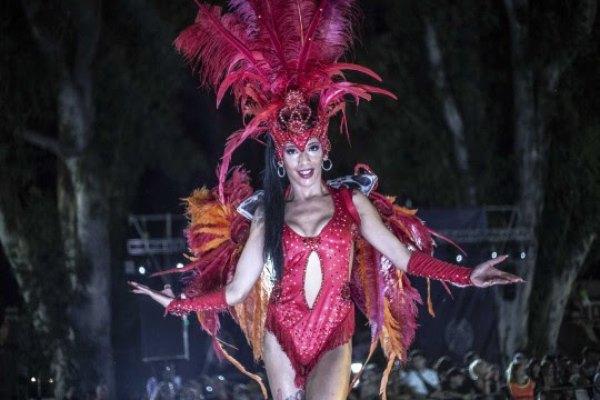 Bailes de Carnaval barriales: últimas noches para disfrutar a puro ritmo, color y alegría