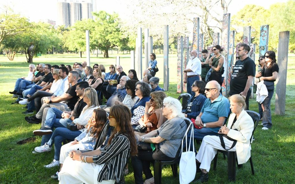 Se realizó la plantación de árboles en el Bosque de la Memoria