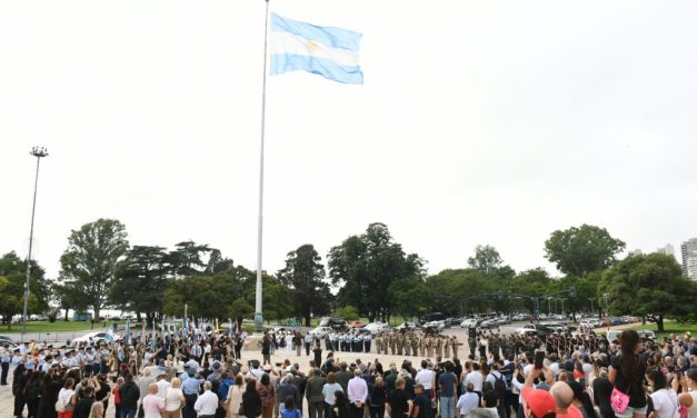 El Concejo Municipal Participó del izamiento aniversario de la bandera nacional