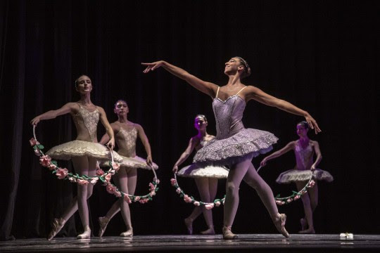 La Escuela Municipal de Danzas y Arte Escénico celebra su centenario con una gala inolvidable