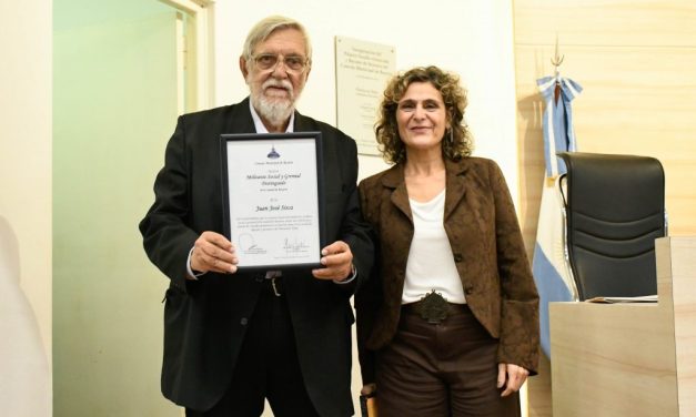 Juan José Sisca fue distinguido por el Concejo