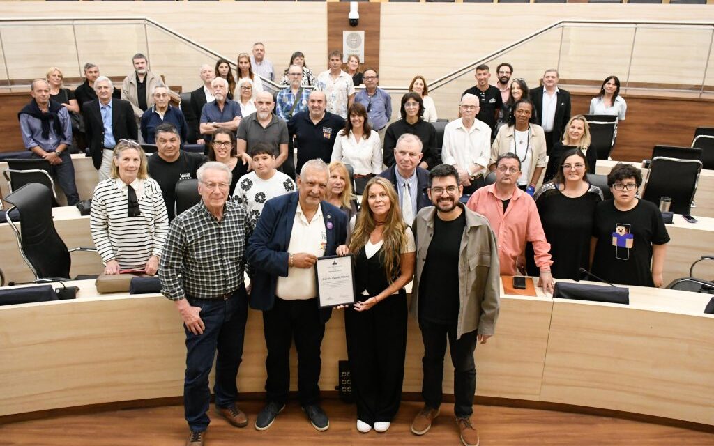 Arístides Álvarez recibió un Diploma de Honor