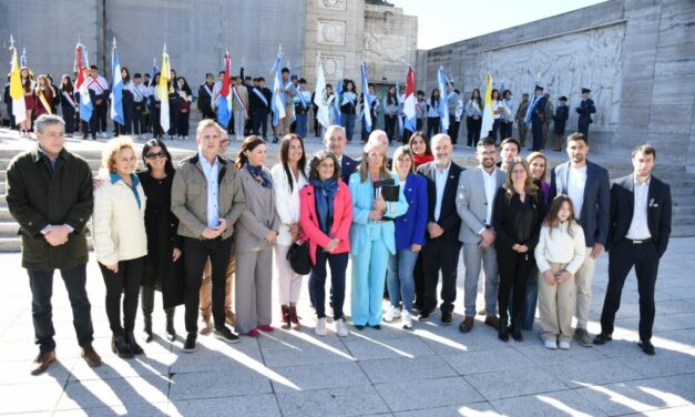 Acto por el Día de Rosario y su santa Patrona