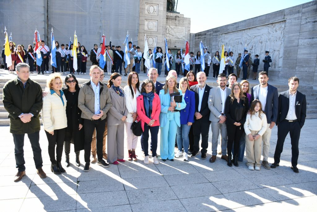 Acto por el Día de Rosario y su santa Patrona