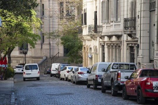 Ya rige la nueva disposición de estacionamiento en el área central y el municipio refuerza la difusión