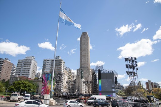 Tricentenario: habrá cortes y desvíos de tránsito por el show de Nicki Nicole y Baglietto en el Monumento