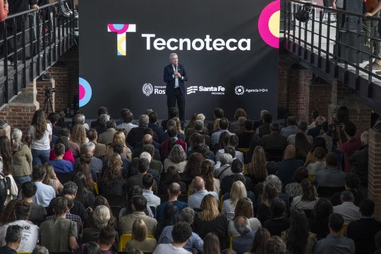 Se inauguró Tecnoteca, la escuela de tecnología y oficios digitales para las juventudes de la ciudad