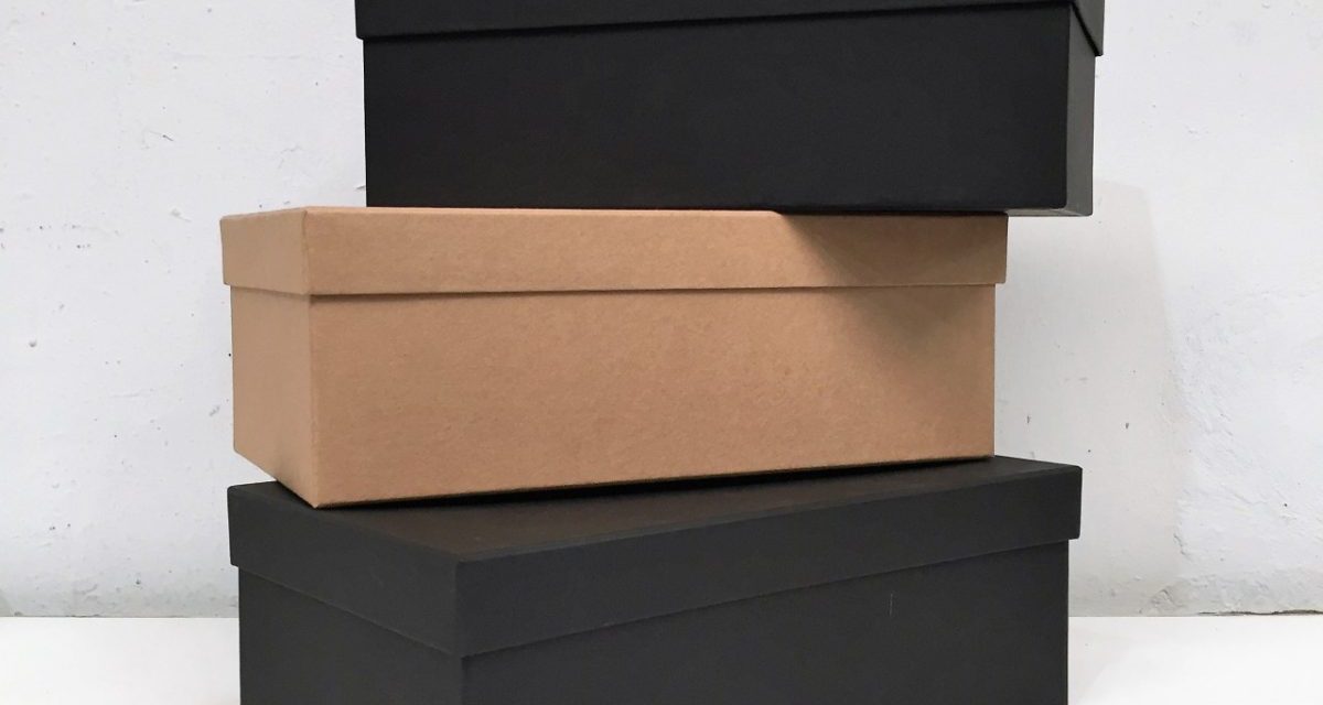 Cajas de zapatos por Carlos Del Frade