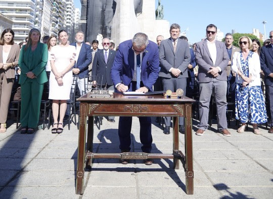 Un acto cargado de valor simbólico: los elementos históricos presentes en la promulgación de la autonomía de Rosario