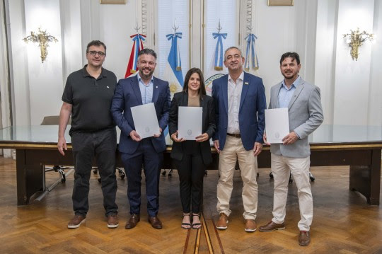 Javkin puso en funciones a los nuevos integrantes de su gabinete