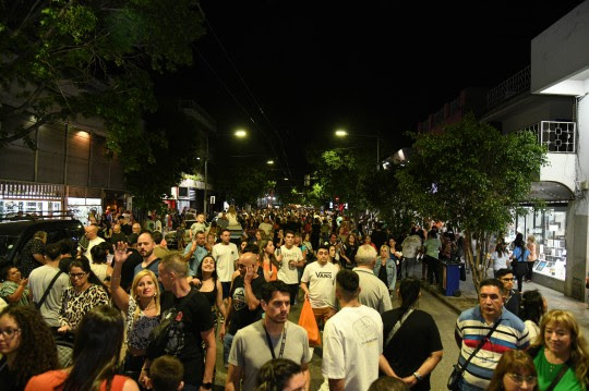 «Noche en mi Barrio»: este viernes el ciclo despide la temporada en barrios Industrial y Echesortu