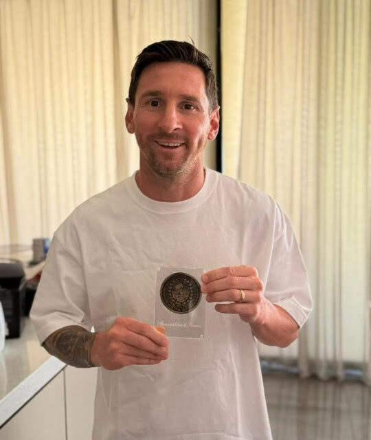 Messi recibió la medalla del Tricentenario de Rosario