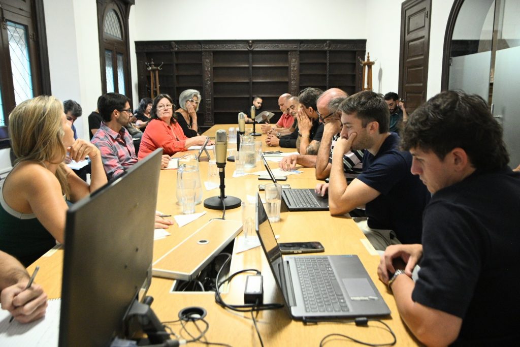 Organizaciones taxistas solicitaron suba de tarifa del 30%