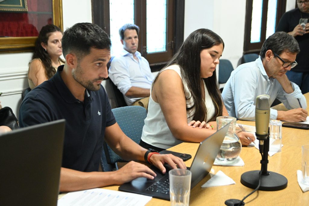 Conformación de mesa de trabajo y recorridas barriales