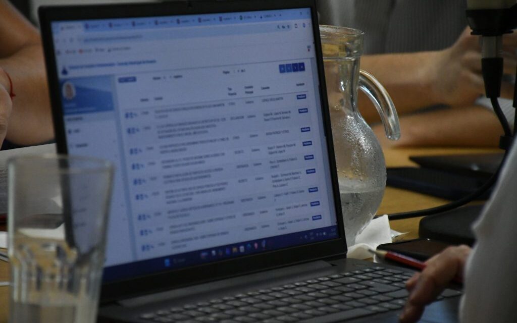 Expendio de bebidas alcohólicas y energizantes