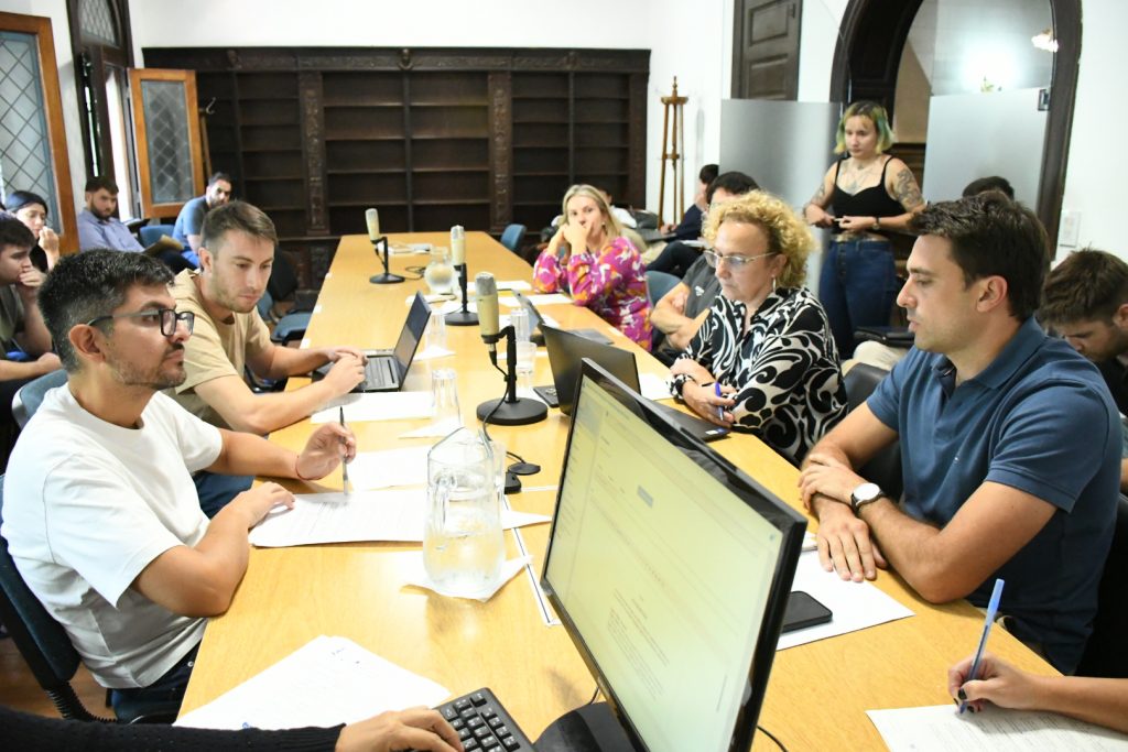 Proveídos y despachos en la comisión de Gobierno