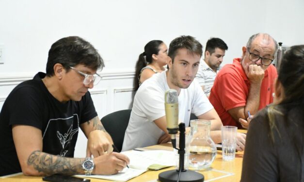 Taxis: buscan desregular las tarifas por aplicaciones