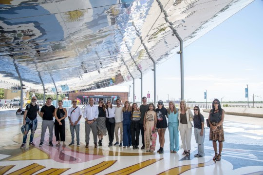 Javkin presentó el mural Río Arriba, la gran pieza de arte urbano que integra El Aura