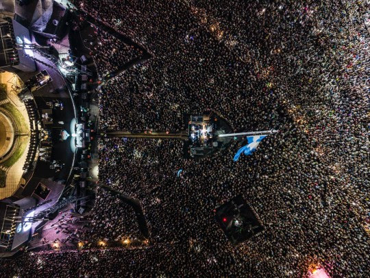 Rosario siempre estuvo cerca: más de 300.000 personas abrazaron a Fito en un reencuentro histórico con su ciudad