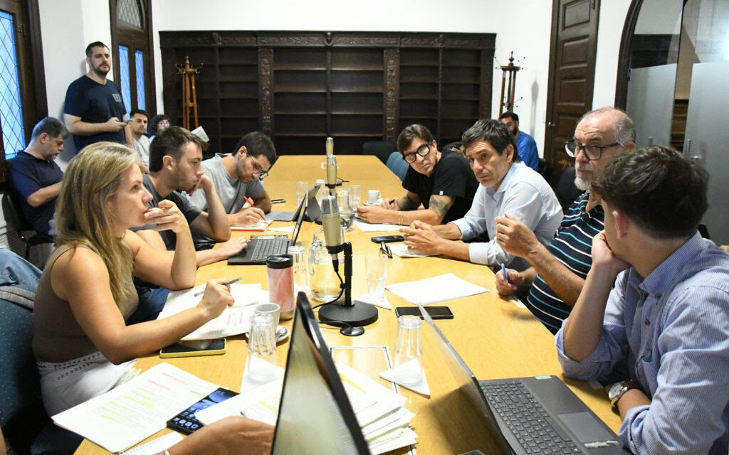 Capacitarán a taxistas para los Juegos ODESUR