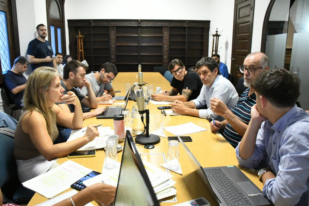 Capacitarán a taxistas para los Juegos ODESUR