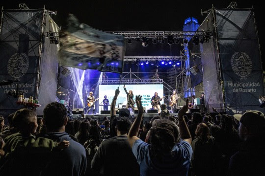 Vigilia de memoria: Rosario honra a sus héroes de Malvinas