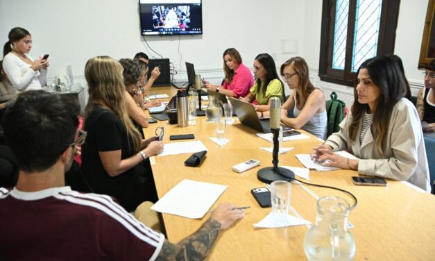 Mesa de trabajo con instituciones deportivas