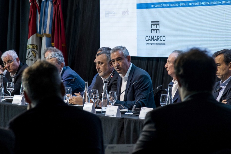 Javkin participó de la apertura del 147° Consejo Federal de la Cámara Argentina de la Construcción