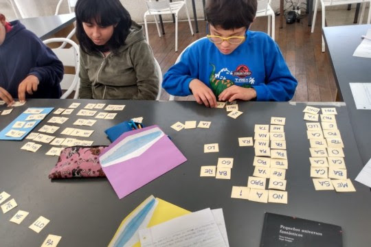El municipio lanza una convocatoria para acompañar la alfabetización de jóvenes y personas adultas